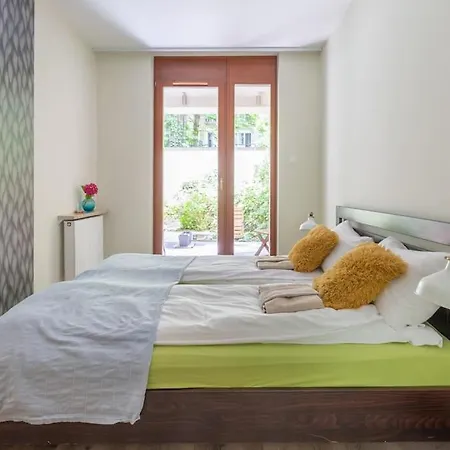 Appartement Charming With Quiet Garden In Downtown *