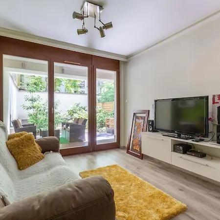 Appartement Charming With Quiet Garden In Downtown