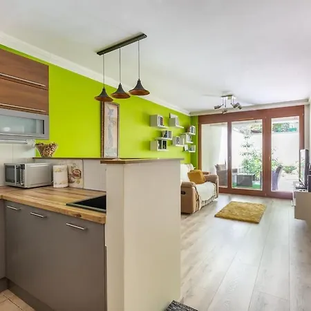 Apartamento Charming With Quiet Garden In Downtown