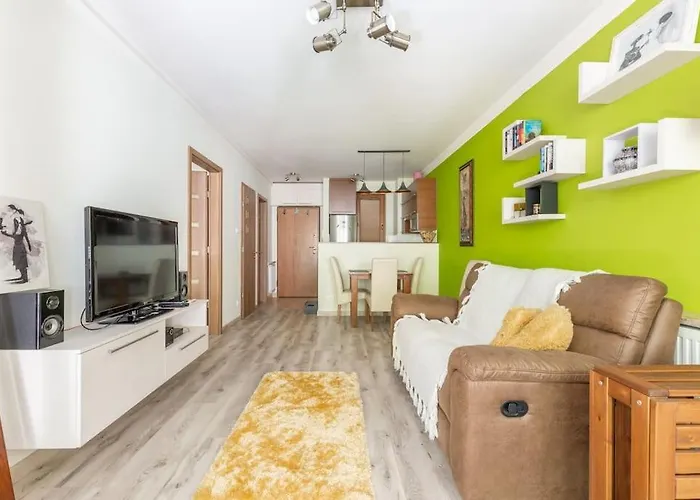 Charming With Quiet Garden In Downtown
