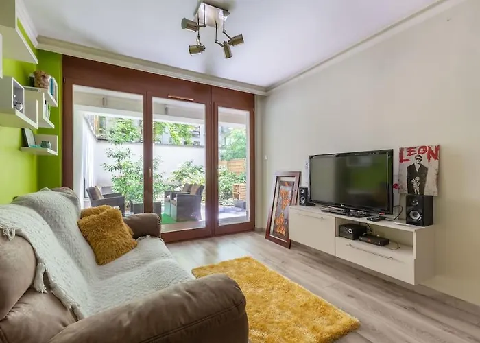 Apartman Charming With Quiet Garden In Downtown