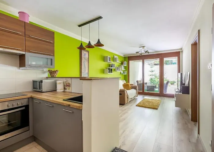 Apartament Charming With Quiet Garden In Downtown