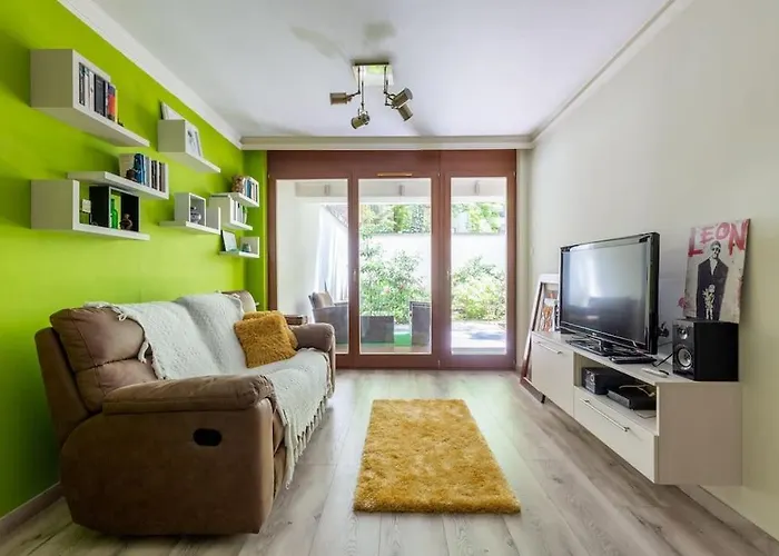 Apartament Charming With Quiet Garden In Downtown