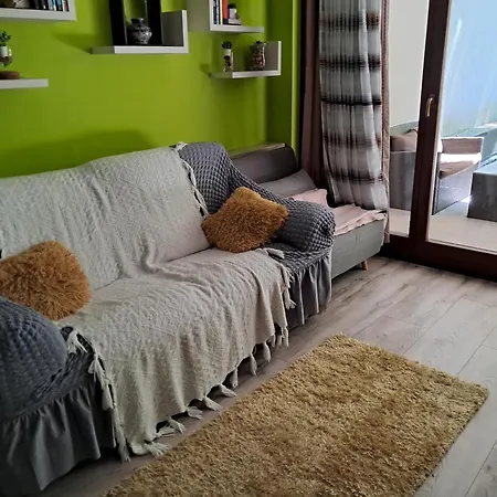 Charming With Quiet Garden In Downtown